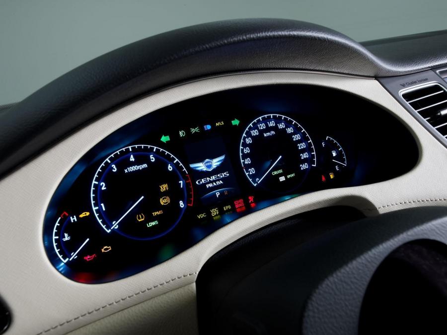  Hyundai Genesis Prada 2011 года  (фото 11 из 15)